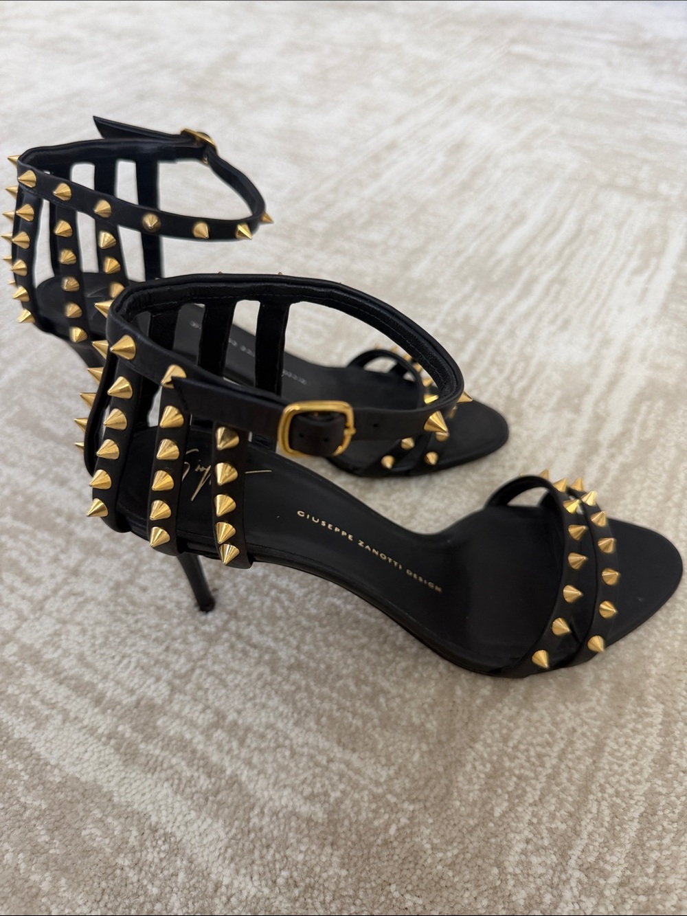 Giuseppe ZANOTTI design studded accents sandals sz 38